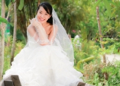 Outdoor Photoshoot, Wedding Dress Grown Theme @ Garden By Bay (Model: Jasmine)